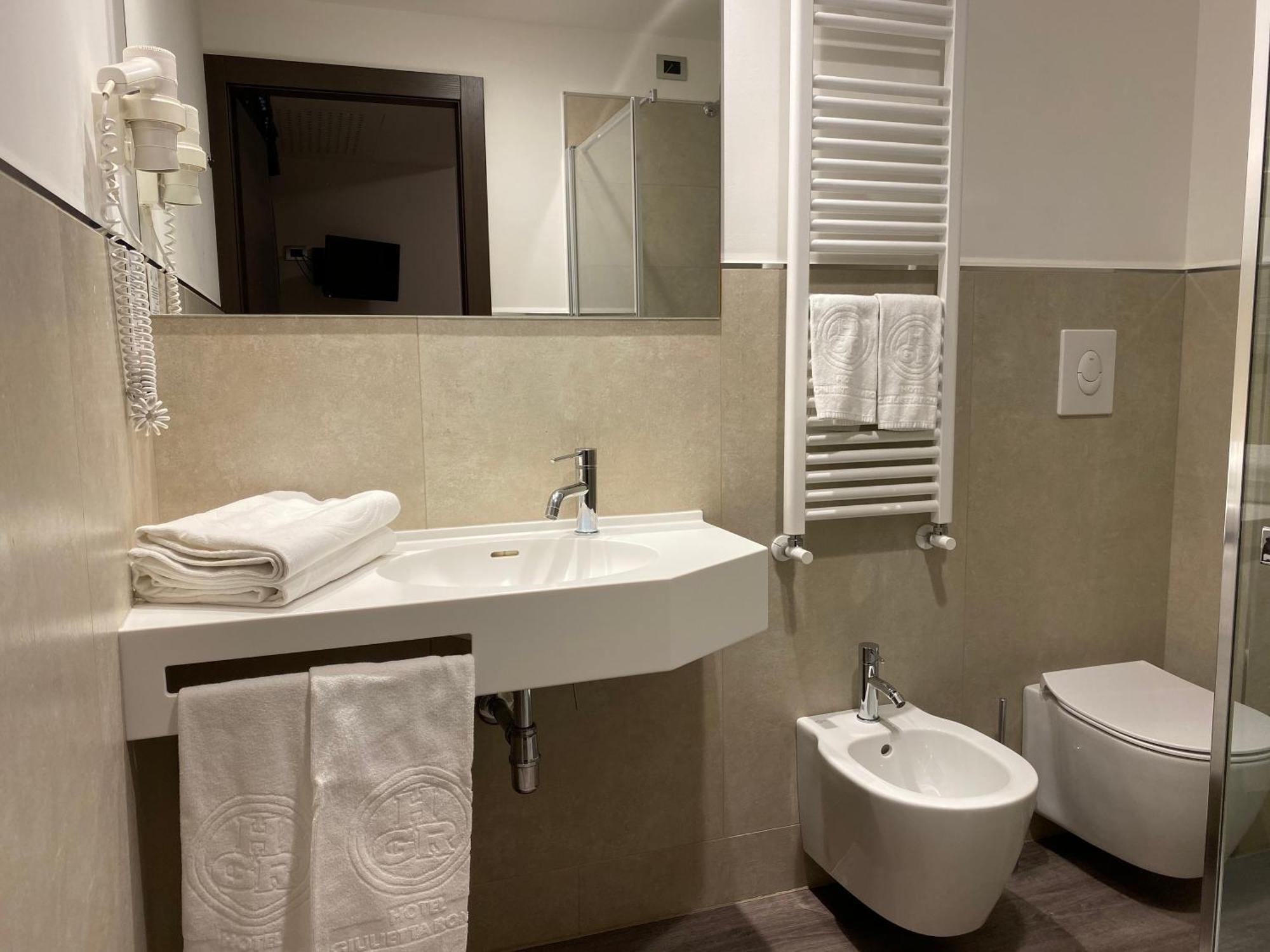 Hotel Giulietta Romeo ลาซีเซ ภายนอก รูปภาพ