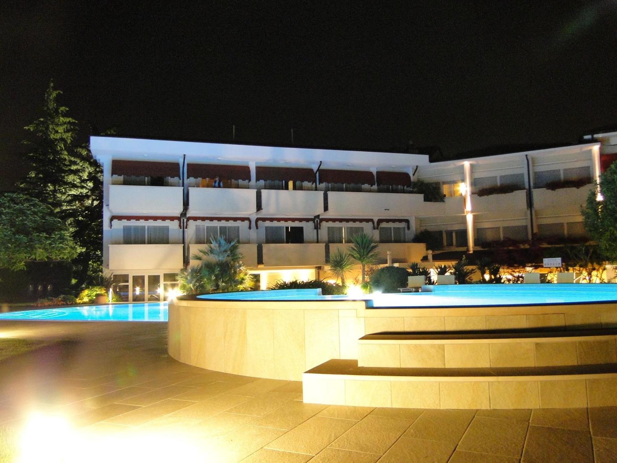 Hotel Giulietta Romeo ลาซีเซ ภายนอก รูปภาพ