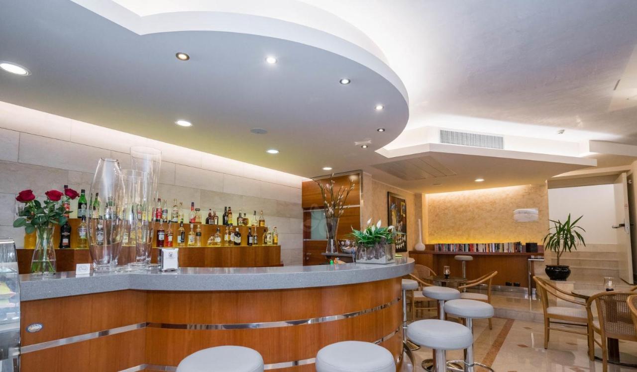 Hotel Giulietta Romeo ลาซีเซ ภายนอก รูปภาพ
